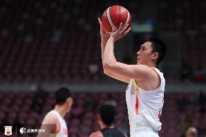 英雄联盟赛事官网-媒体人：胡明轩亚洲杯进攻高效&amp;三分命中率48.5% 护框高手没想到