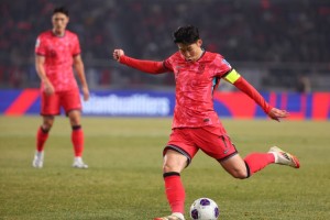 洪明甫回应队长更替问题：孙兴慜领导力获认可，人选仍在评估中