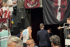 湖人消息：东契奇有惊无险，悍将续约推迟，乐福替代者曝光