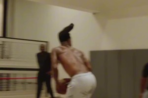 英雄联盟赛事官网-默契十足！掩护切入&amp;交叉跑位&amp;急停中距离 追梦与JB休赛期特训